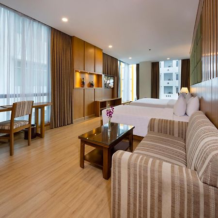 Eden Star Saigon Hotel Хошимин Екстериор снимка