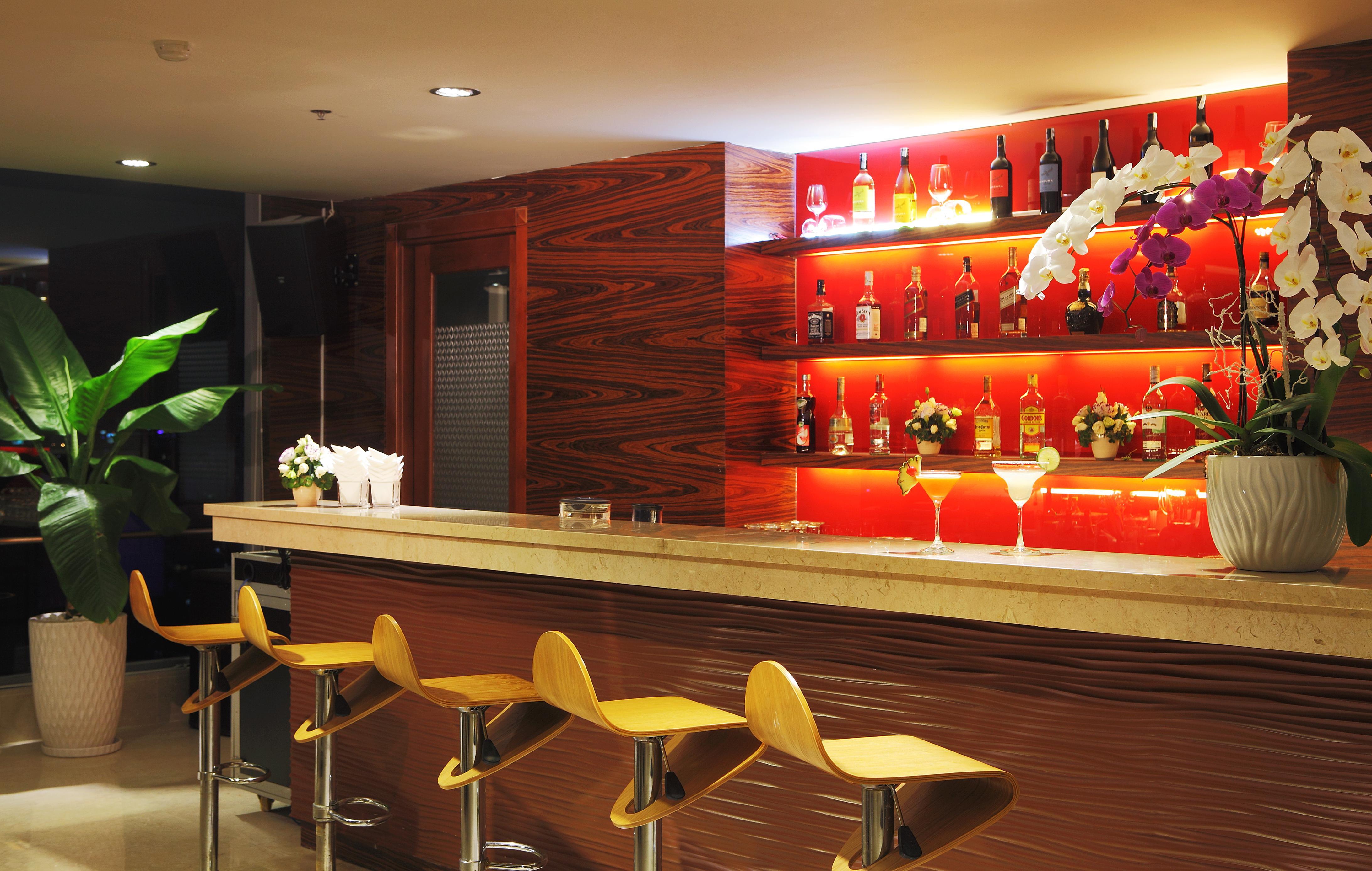 Eden Star Saigon Hotel Хошимин Екстериор снимка