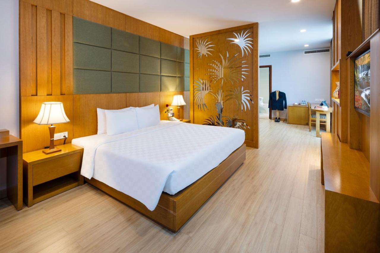 Eden Star Saigon Hotel Хошимин Екстериор снимка