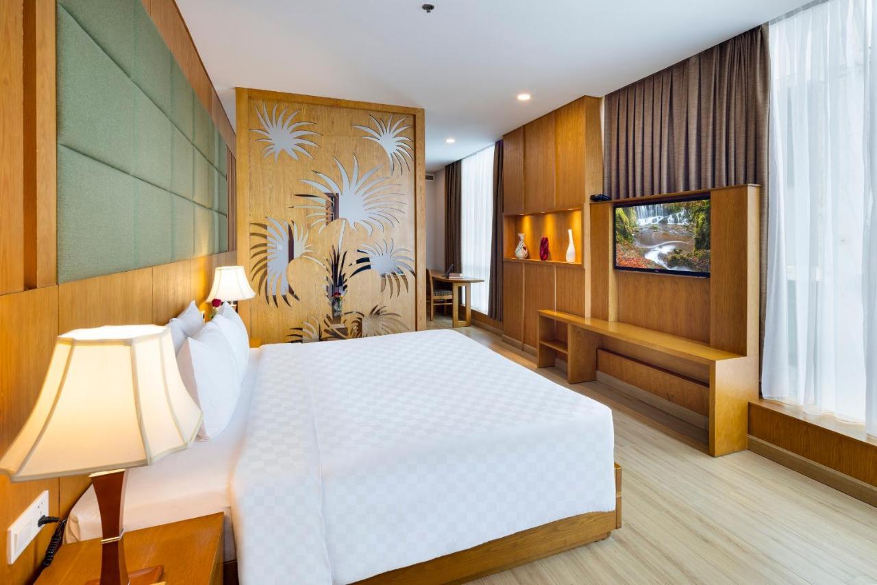 Eden Star Saigon Hotel Хошимин Екстериор снимка