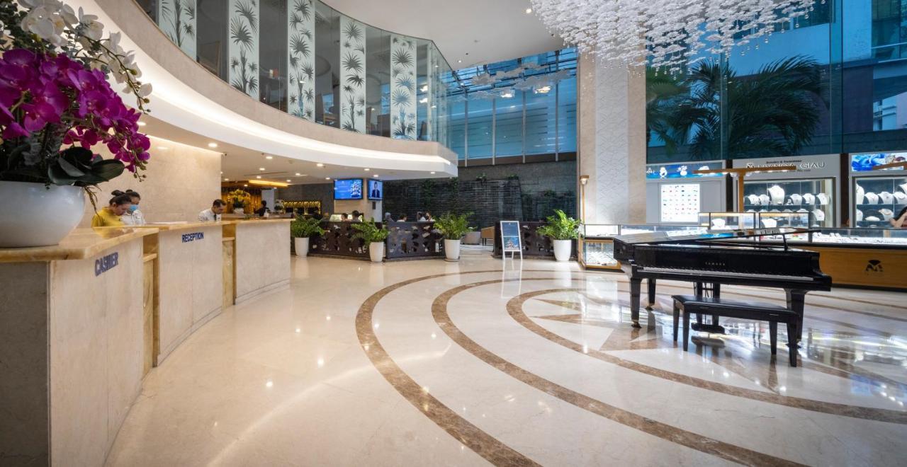 Eden Star Saigon Hotel Хошимин Екстериор снимка