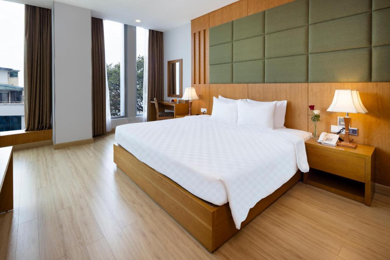Eden Star Saigon Hotel Хошимин Екстериор снимка