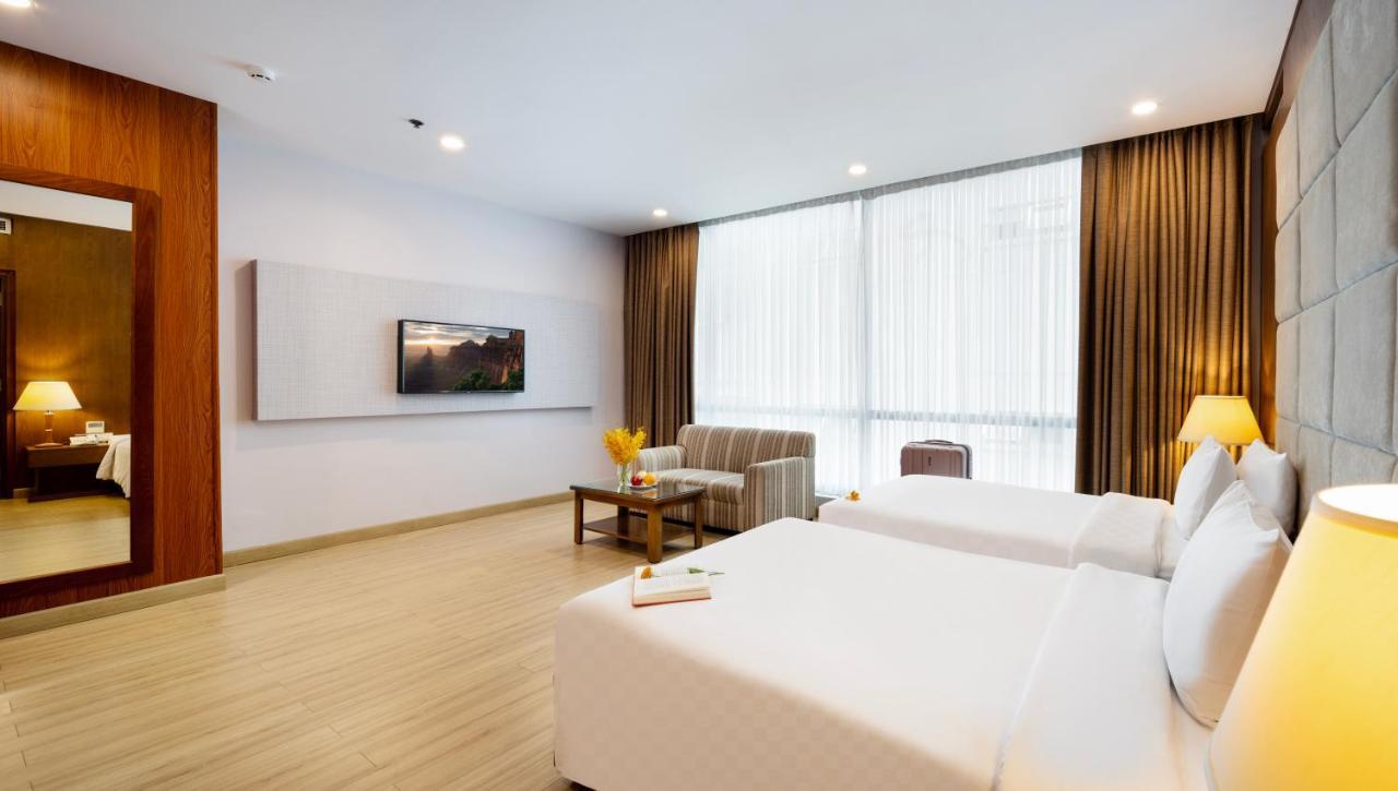 Eden Star Saigon Hotel Хошимин Екстериор снимка