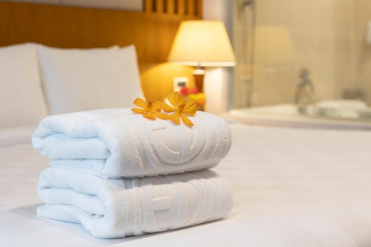 Eden Star Saigon Hotel Хошимин Екстериор снимка