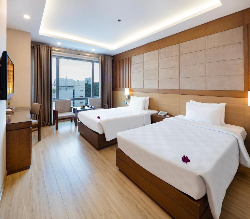 Eden Star Saigon Hotel Хошимин Екстериор снимка