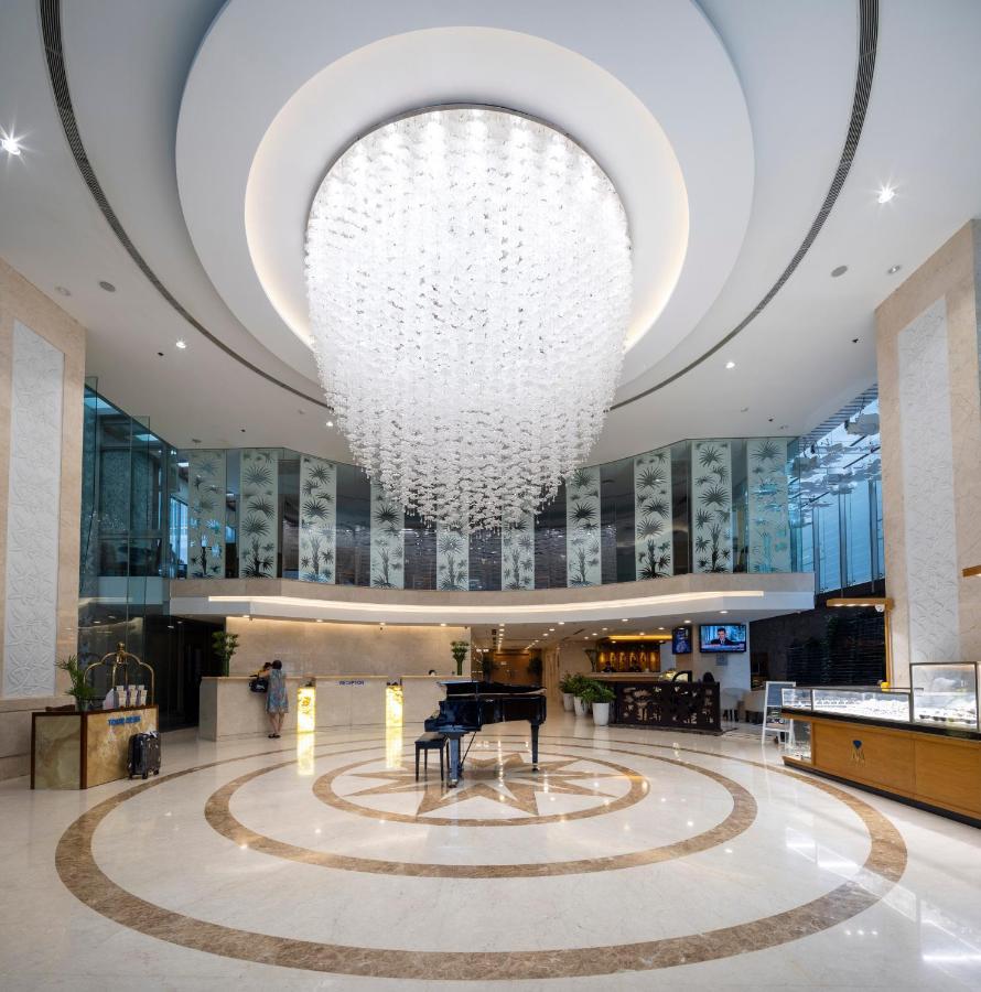 Eden Star Saigon Hotel Хошимин Екстериор снимка