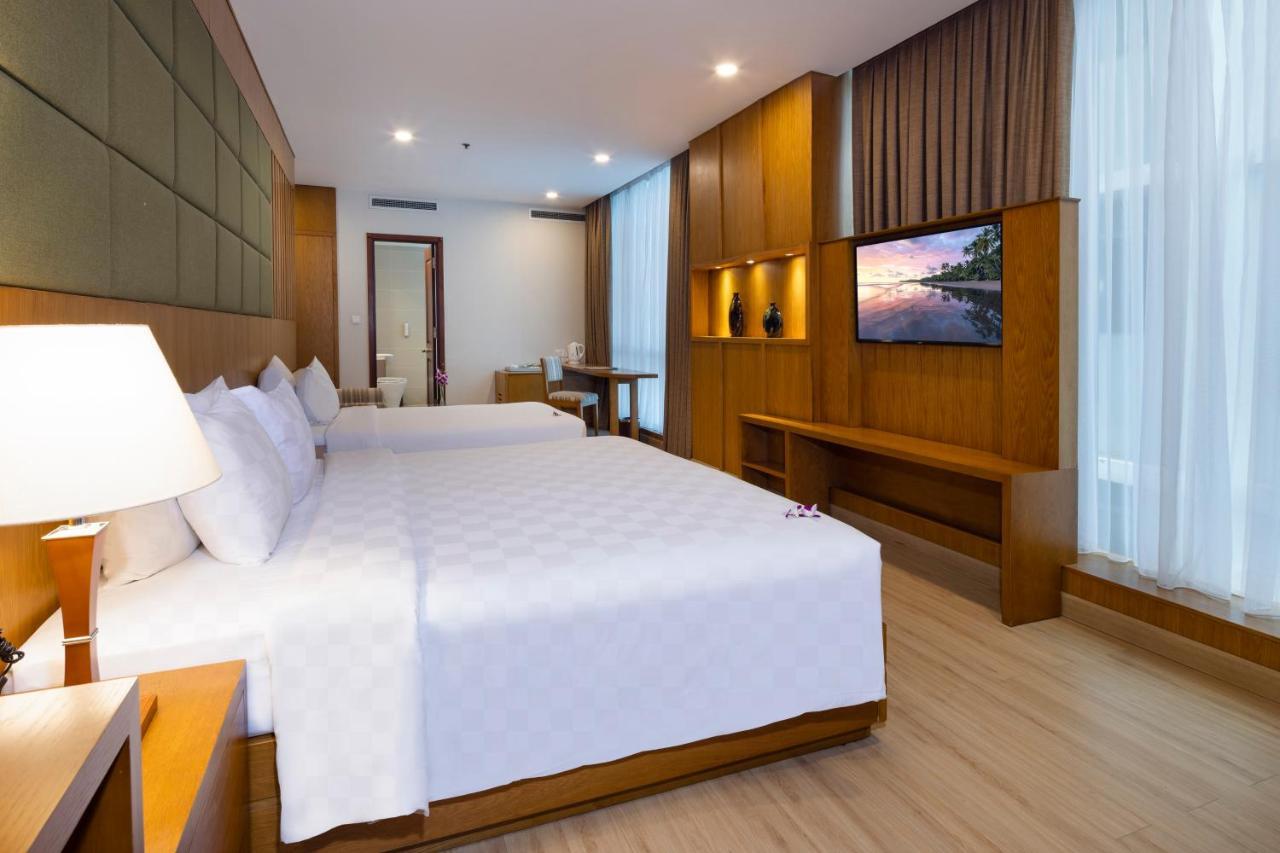 Eden Star Saigon Hotel Хошимин Екстериор снимка