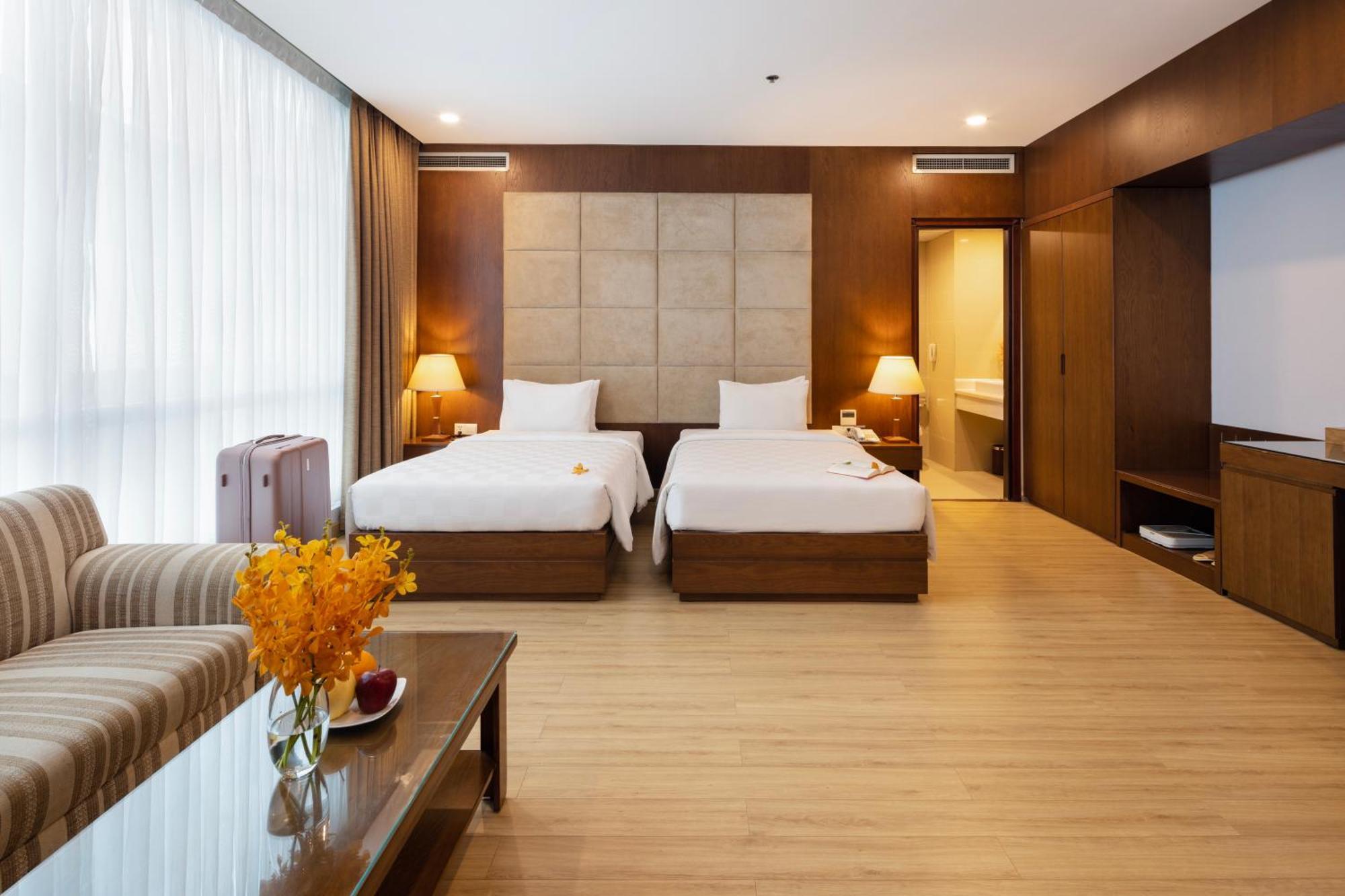 Eden Star Saigon Hotel Хошимин Екстериор снимка